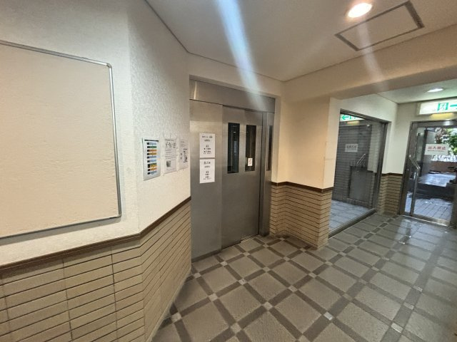甲南クローバーハウスのロビー