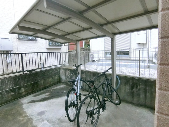 MAISON　UNOのその他共用部分|★屋根付き駐輪スペース・バイク可（中型まで）★