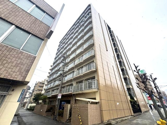 甲南クローバーハウスの外観