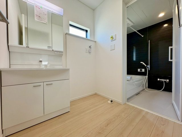 高知市中須賀町第1　1号棟新築戸建ての完成予想図|落ち着いたベージュの外壁が魅力。