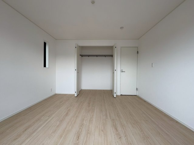 中須賀町第1　2号棟新築戸建　の完成予想図|外観は落ち着きのあるナチュラルカラー。年代問わず選ばれるスタンダード設計。