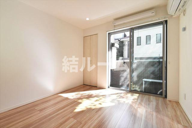 板橋区中台２丁目のアパートの居間・リビング