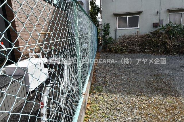 甲府市青沼３丁目の売地のその他|北側境界部分（東側より撮影）