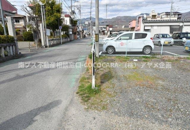 甲府市青沼３丁目の売地の前面道路含む現地写真|西側道路