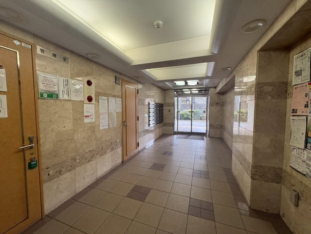 ◆２０２６年１月リフォーム完了◆膳所駅徒歩１１分◆２面バルコニー◆角部屋◆収納豊富◆アメニティ膳所のエントランス|エントランス