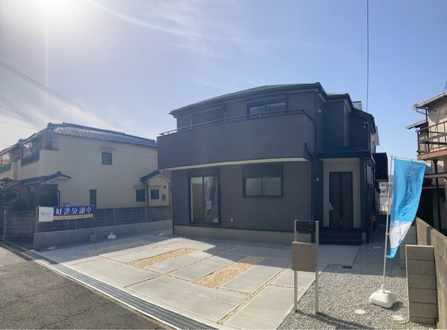神戸市垂水区旭が丘　新築戸建　４８８０万円の前面道路含む現地写真|駐車スペースは並列で3台OK！！