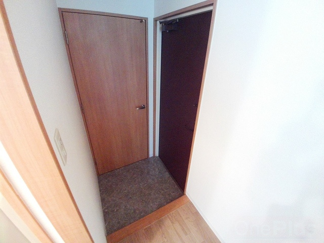 甲南タマタニマンションの玄関