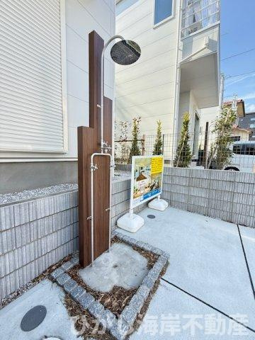 藤沢市辻堂東海岸1丁目　新築戸建　全3棟の庭|外用シャワー