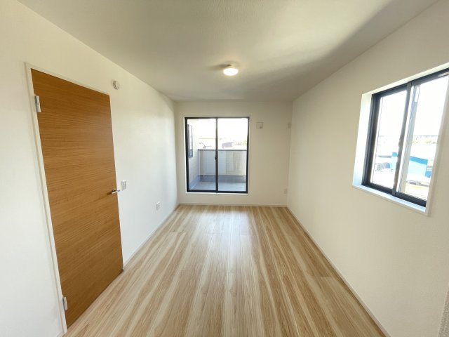 藤岡市岡之郷１期（全１棟）１号棟の洋室|建物完成済みでございます。お部屋のご内覧可能でございます。お気軽にお問合せ下さいませ(^▽^)/