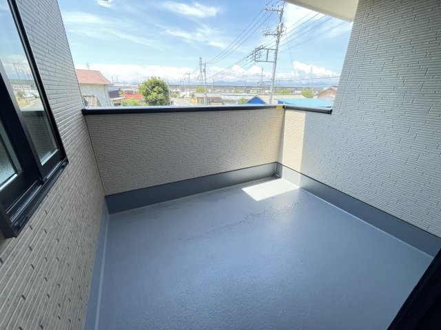 藤岡市岡之郷１期（全１棟）１号棟のバルコニー|建物完成済みでございます。お部屋のご内覧可能でございます。お気軽にお問合せ下さいませ(^▽^)/