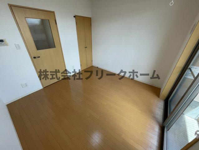 武蔵野市西久保２丁目の賃貸マンションの居間・リビング