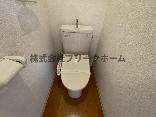 武蔵野市西久保２丁目の賃貸マンションのトイレ