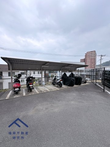 ジョイナス博多南の駐車場