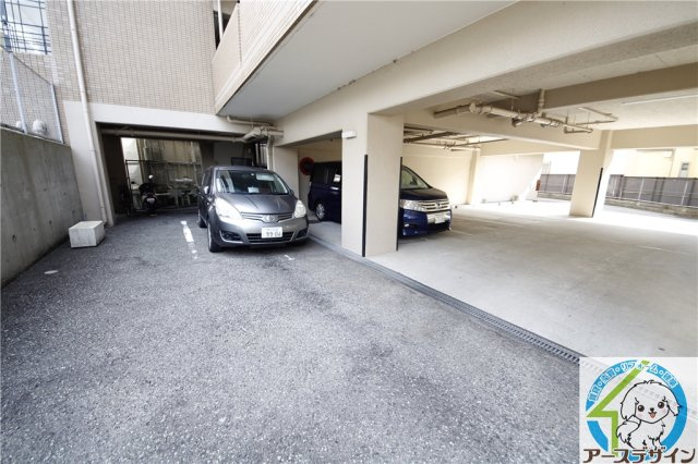 ベルトピア西明石7の駐車場