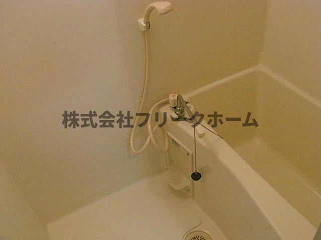 ゼルコバハイツの浴室