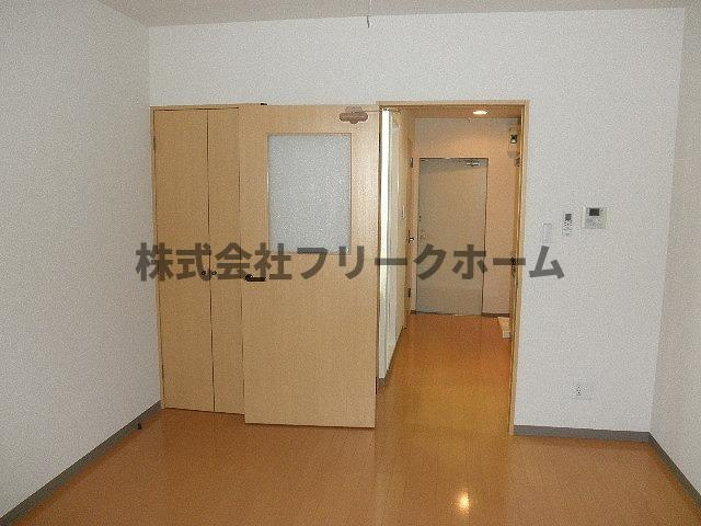 ゼルコバハイツの居間・リビング