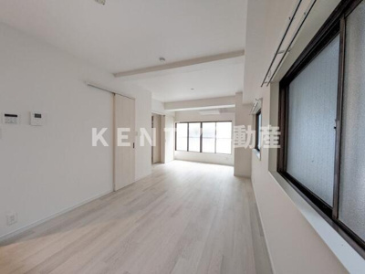 【居間・リビング】 | 山田ビル | こちらの居間で趣味の時間をお楽しみください