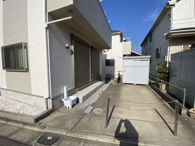 清瀬市下宿2丁目　北西角地の中古戸建の駐車場