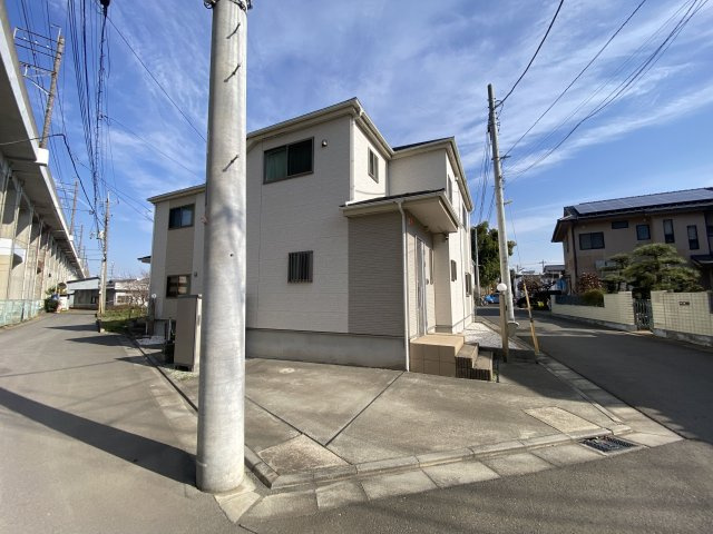 清瀬市下宿2丁目　北西角地の中古戸建の前面道路含む現地写真