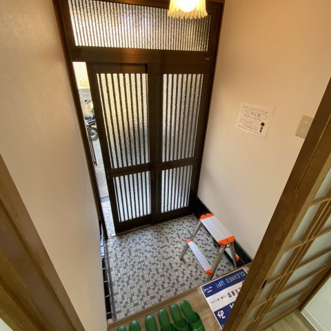 佐太中町１貸家の玄関