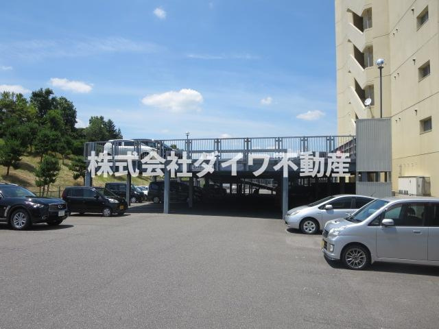 グランデュールの駐車場