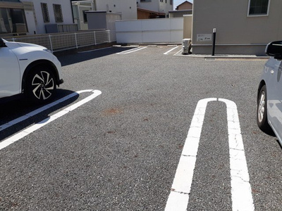 【駐車場】 | スモールヴィレッジⅡ | 駐車場完備です