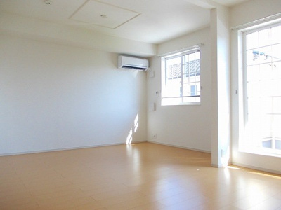 【居間・リビング】 | スモールヴィレッジⅡ | おしゃれな居間です