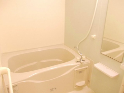 【浴室】 | スモールヴィレッジⅡ | 落ち着いた空間のお風呂です