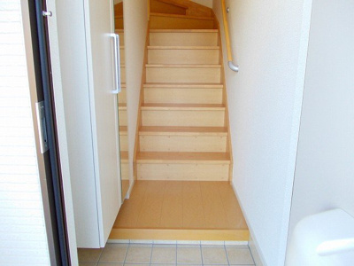 【玄関】 | スモールヴィレッジⅡ | 収納もある玄関です