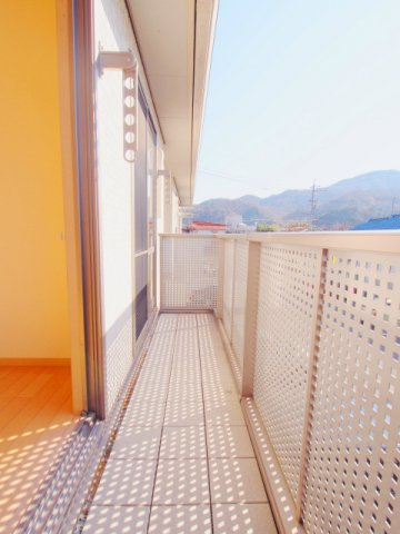 エスポアール瀬野　A棟のバルコニー