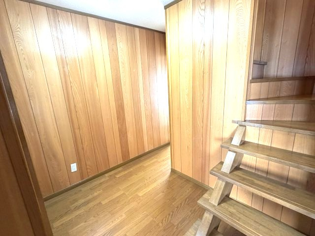 北見市東三輪５丁目５番地４９　中古売家 外１筆の内装|家の入り口である玄関ホールは、家に帰ってきたとき最初に目にする場所です。 ここが整っていると、帰宅時の気分が上がり、ストレスフリーでリラックスできる空間となります。 