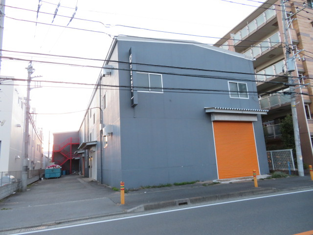 厚木市岡田２丁目の工場