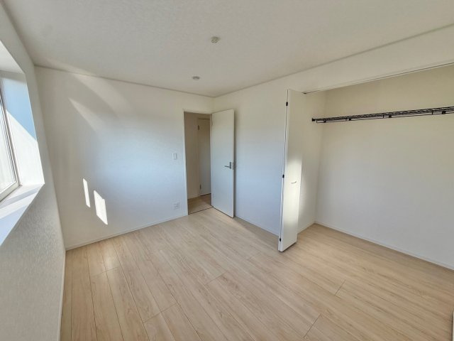 盛岡市本宮　第2の洋室|寝室にもワークスペースにもぴったりな、ちょうどいい広さです。