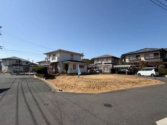 【前面道路含む現地写真】の画像