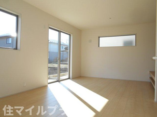 【居間・リビング】 | 郡山市大槻町前畑新築一戸建て3棟 | こちらのリビングで趣味の時間をお楽しみください