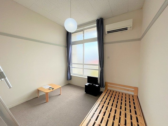 レオパレスエクセレント２号館の居間・リビング