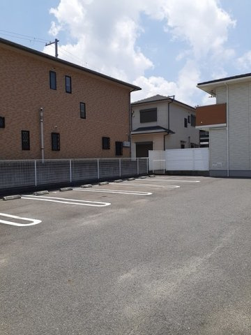 フランの駐車場