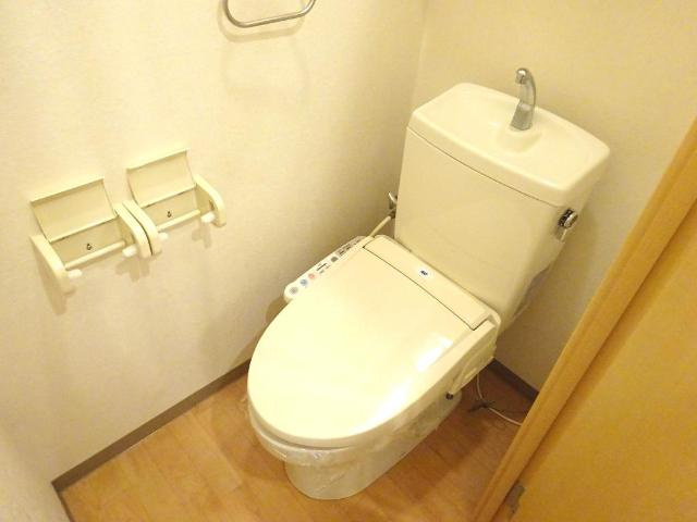 ラ・メールＡＫＡＩのトイレ|温水洗浄機能付き暖房便座