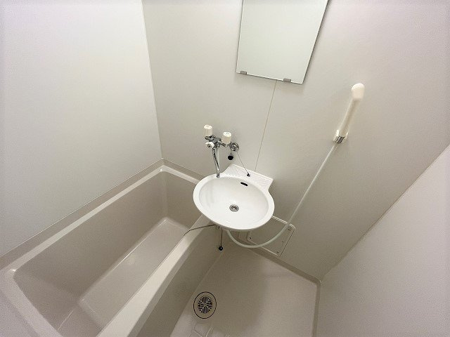 レオパレスショコラⅠの浴室