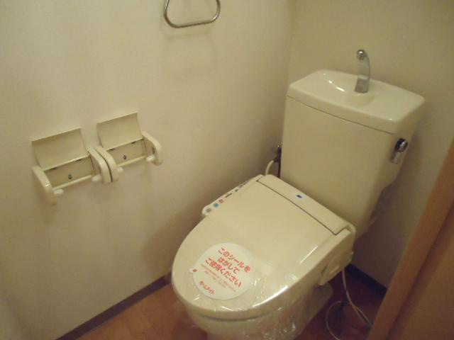 ラ・メールＡＫＡＩのトイレ|温水洗浄機能付き暖房便座
