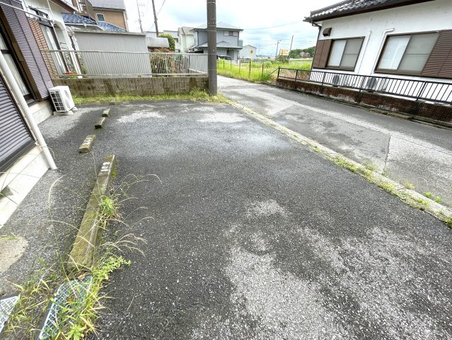 横山ハイツの駐車場