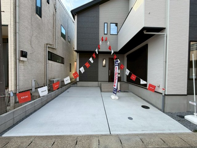 越谷市赤山町新築戸建ての駐車場