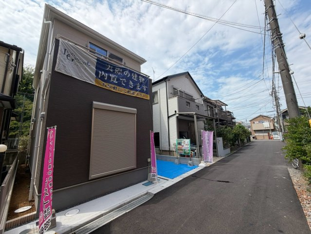 越谷市赤山町新築戸建ての前面道路含む現地写真|赤山町2丁目、暮らしやすいエリアに新築物件が販売開始！