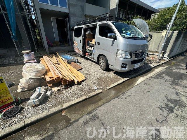 藤沢市辻堂東海岸3丁目　新築戸建　全２棟の駐車場|5月1日撮影　工事中　駐車スペース