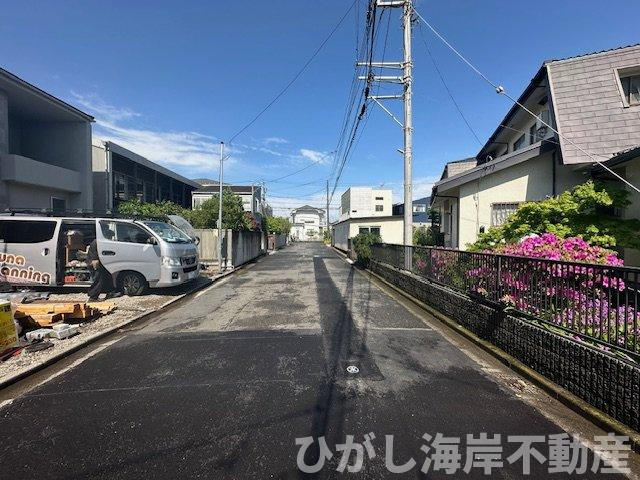 藤沢市辻堂東海岸3丁目　新築戸建　全２棟の前面道路含む現地写真|5月1日撮影　建築中　現地外観