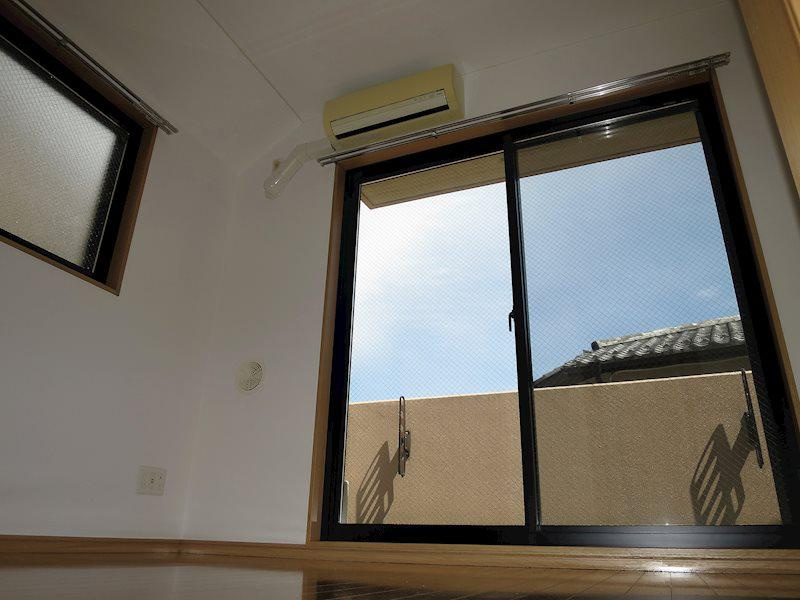 武蔵野市関前４丁目の賃貸マンションの居間・リビング