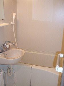 武蔵野市関前４丁目の賃貸マンションの浴室