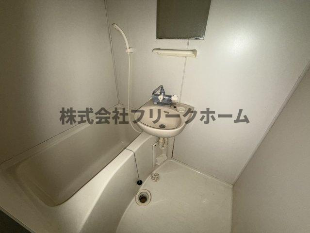 武蔵野市関前４丁目の賃貸マンションの浴室