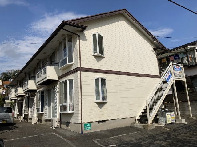 三浦市南下浦町上宮田のアパート
