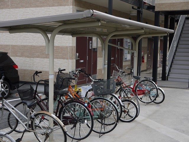 レオパレスサンコート学園前Ａのその他共用部分|駐輪場です